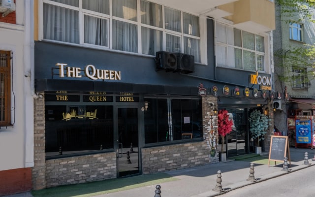 Отель The Queen Hotel