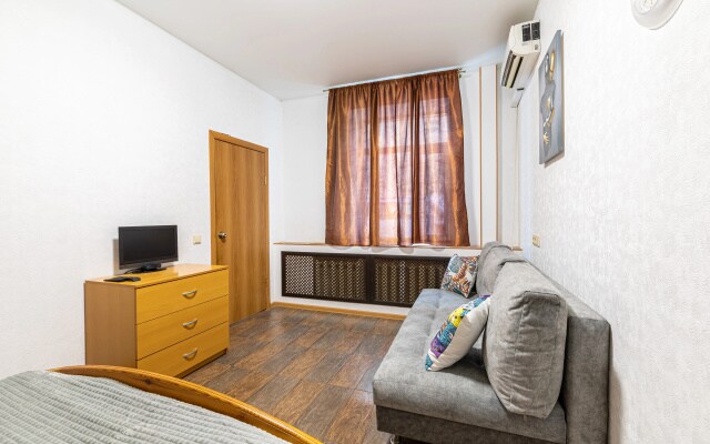 Bolshaya Krasnaya Apartments