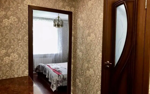 Trekhkomnatnaya Flat