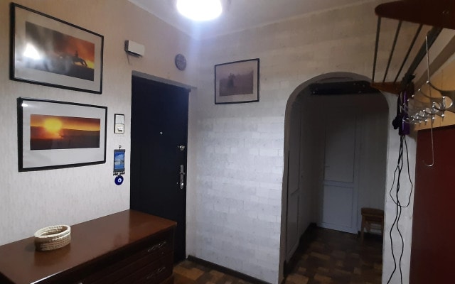 Uyutnaya Kvartira V Rayone Avtovokzala Lodging House