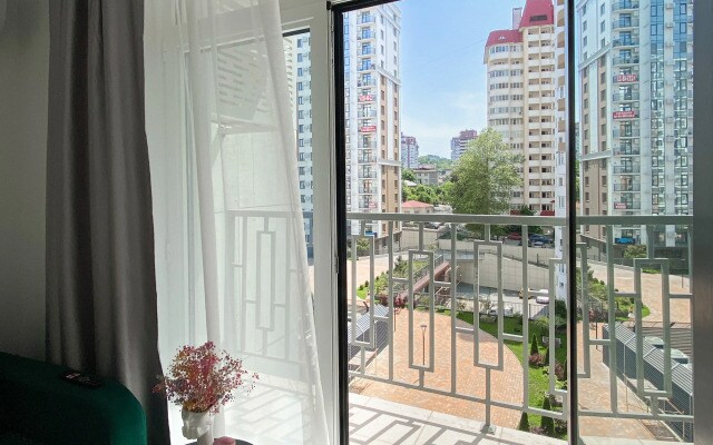 Апартаменты-студия 30 кв.м. с двуспальным диваном и балконом, 4 этаж
