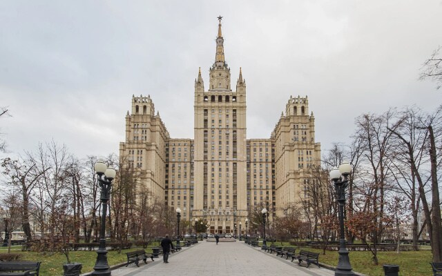 Квартира GM Apartments в Легендарной Сталинской высотке