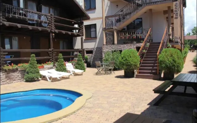 Na Lugovoy Guest House