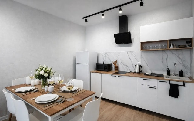 Квартира LikeHome на Братьев Хусаиновых 6