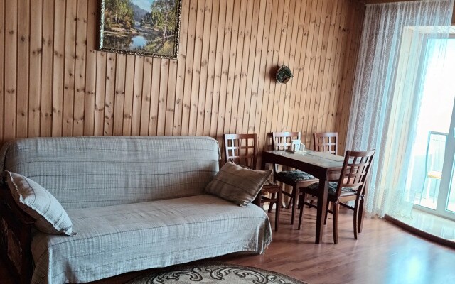 Квартира Трёхкомнатная на Линейной 31