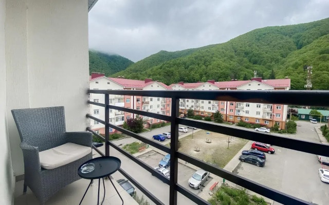 Квартира с отдельной спальней вблизи подъемника