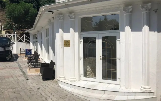 Royal Nikita Apartments