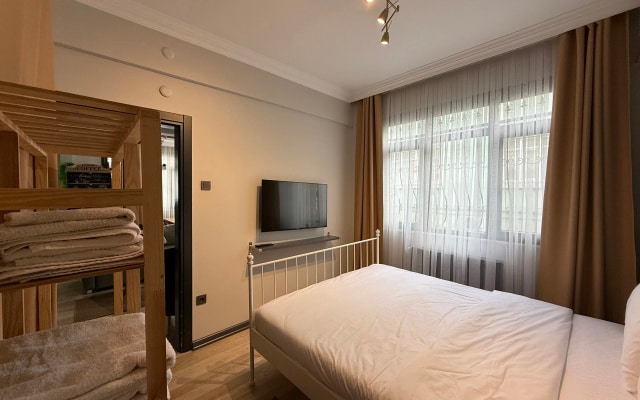Апартаменты Stylish 2BR Near Sultanahmet w/ Projector & PS