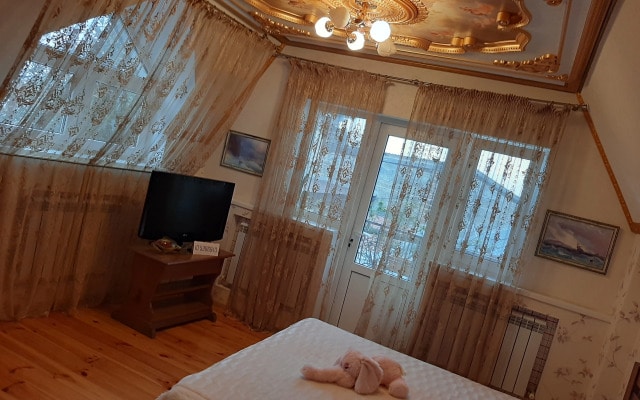 Дом возле массандровского пляжа