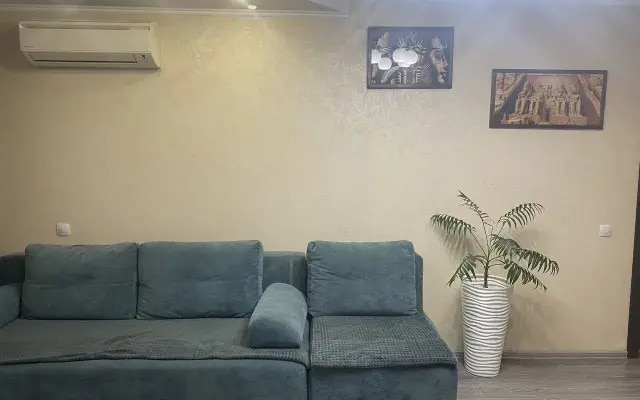Квартира трехкoмнатная в Cоpмовском paйoне