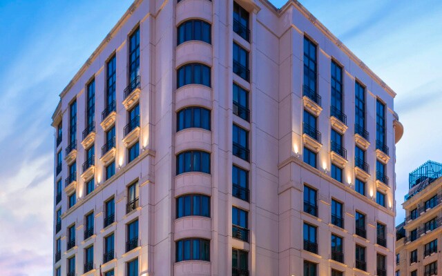 Rixos Pera Istanbul + Nickelodeon Play Tersane Access