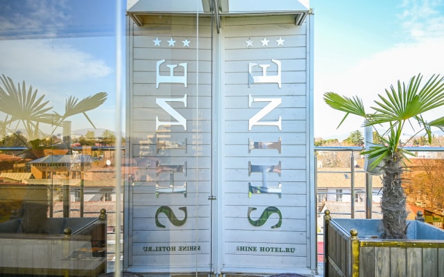 Отель Shine House