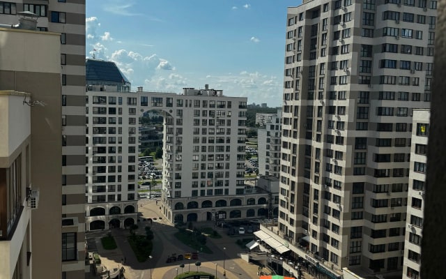 Квартира Современная трёшка возле Dana Mall