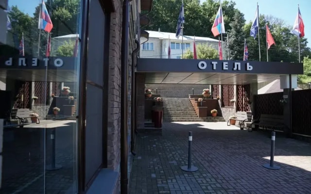Отель Медведь