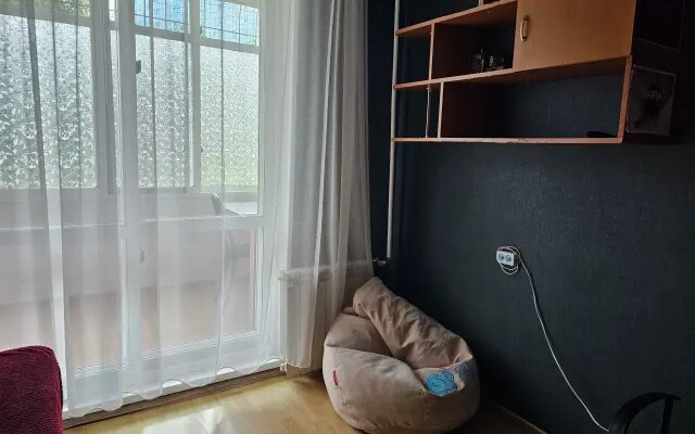 Меблированные Комнаты С Лоджией На Змеинке