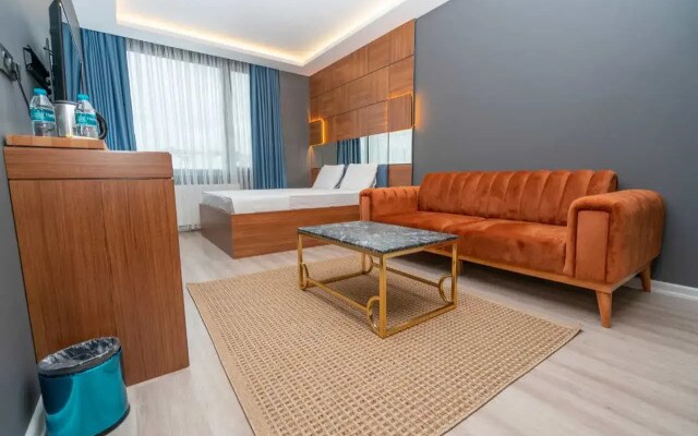 And Center Suite