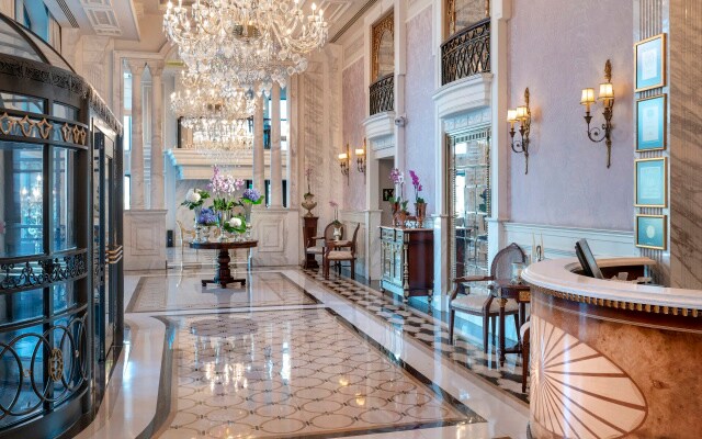 Rixos Pera Istanbul + Nickelodeon Play Tersane Access