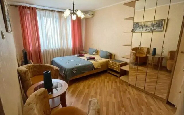 Просторные апартаменты Lora Home на Пражской