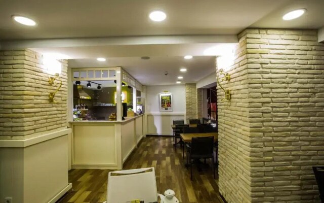 Empire Suite Hotel