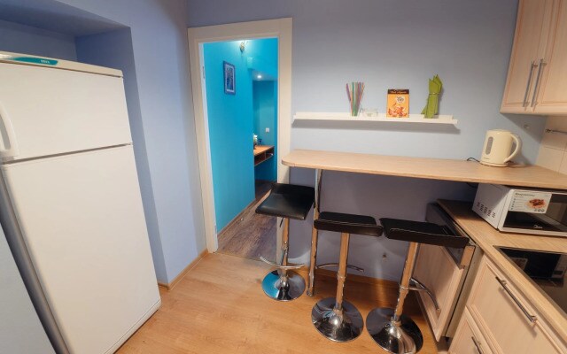 Kvartira U Tavricheskogo Sada Apartments