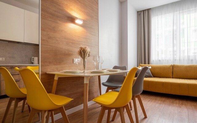 Апартаменты RED APARTMENTS Арт Лайт Сити апартамент Аделин