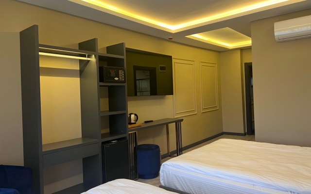Отель Loft Plus