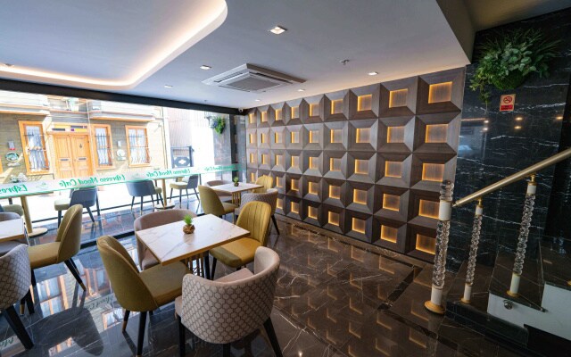 Costera Hotel