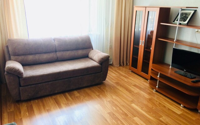 Apartment on Aviatorov 25