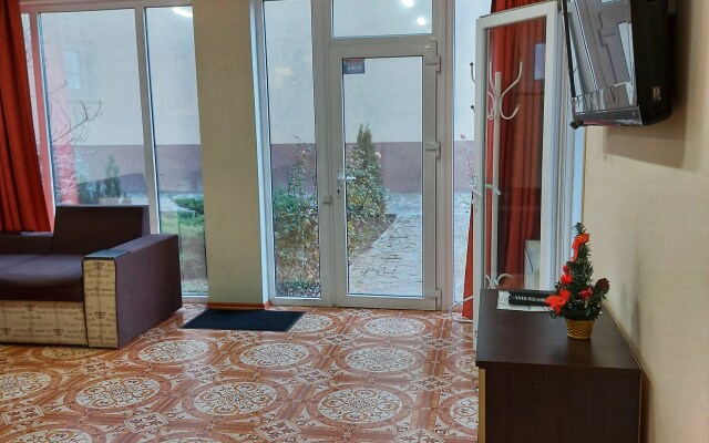 Частный дом Sunny Holiday Home