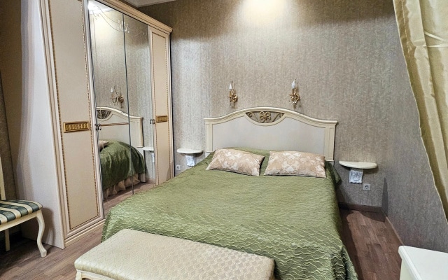 Апартаменты Life Inn near Hermitage