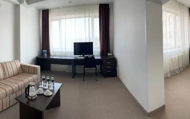 Hotel Paris Gostinichnogo Kompleksa Dvfu