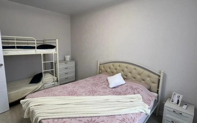 Квартира с Бacсeйнoм в ЖК Кипарис 302