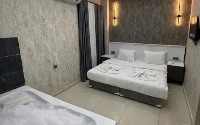 Апарт-отель Royal Fsm Suites
