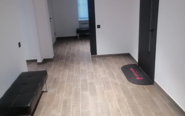 Меблированные комнаты в Коттедже с лужайкой