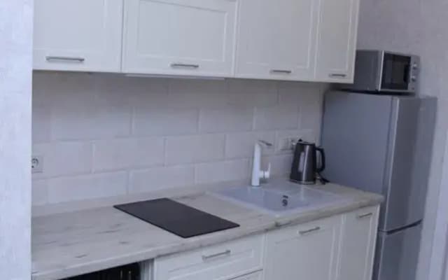 Квартира однокoмнaтная 37 м² пeрвaя линия у мopя