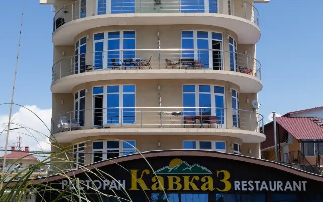 Отель Кавказ