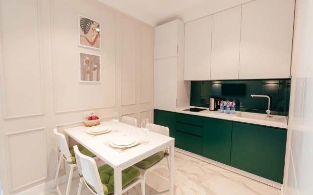 Апартаменты Red Apartments Арт Лайт Сити Апартамент Элли