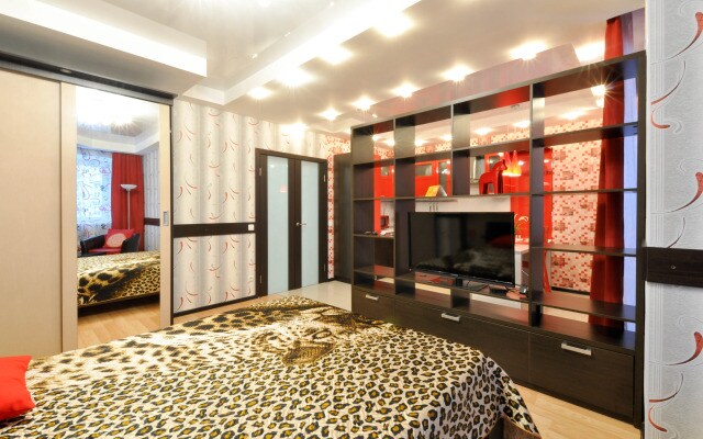 Apartment on Surikova