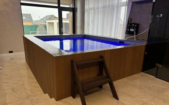 Частный дом в Подмосковье с бассейном и Spa зоной