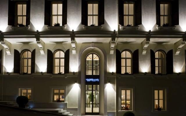 Tomtom Suites