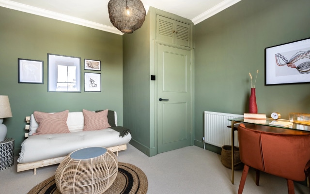 The Battersea Retreat - Modern & Bright 1bdr Apartment with Balcony