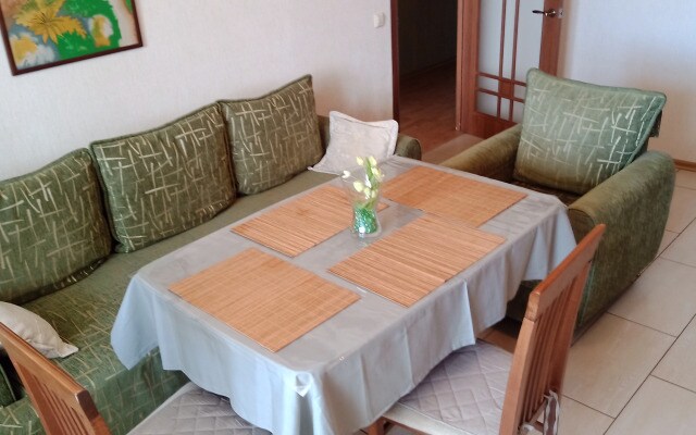Tsentr Nino Apartments