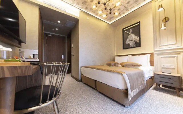Tonight Hotel Port