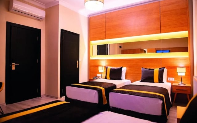 Отель Karamans Sirkeci Suites Hotel