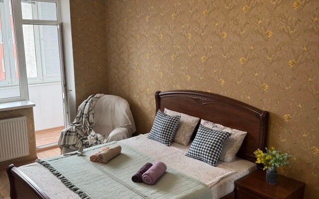 Uyutnaya Na Letnem Ozere Flat