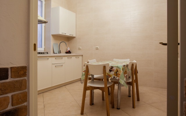 Emili Guest House