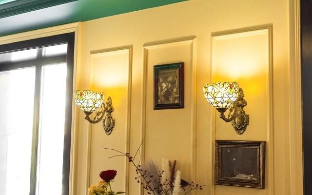 Отель Harat's inn