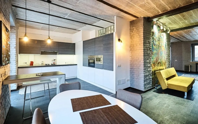 Апартаменты Loft In The Center