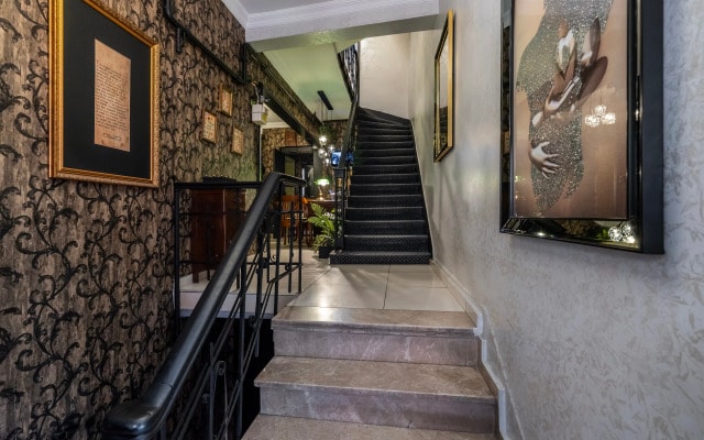 Perazre Hotel