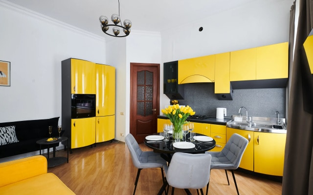 Квартира GM Apartments Яркая Трехкомнатная у Красной Площади